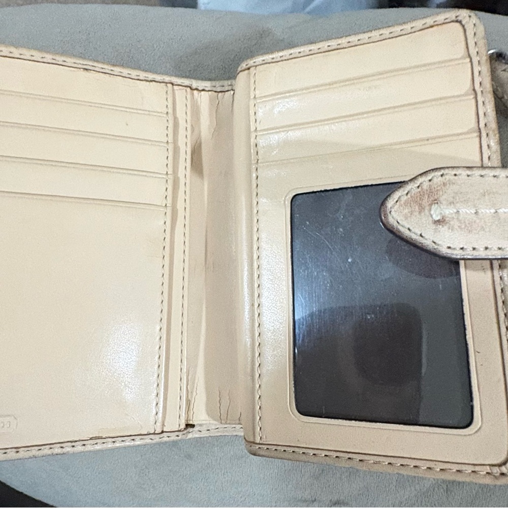 Coach Tan Signature Pattern Wallet - Picture 4 of 5